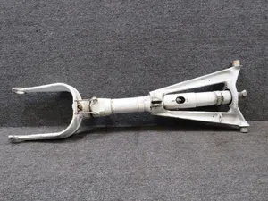 5842000-213, 5042000-218 Cessna 402B Nose Gear Strut Assembly (Worn)